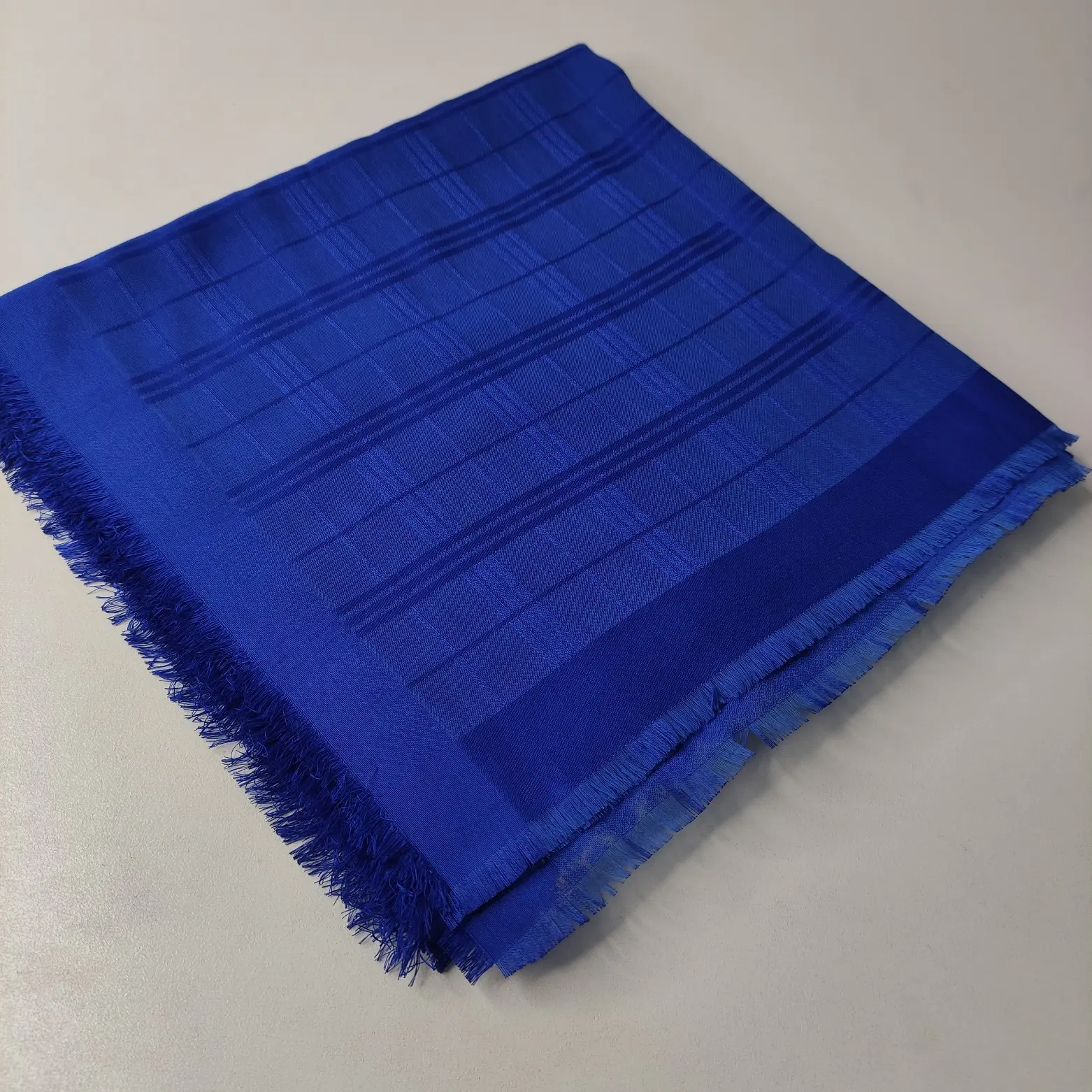 روسری تابستانه نخی قواره 120 دور ریش طرح چهار خونه