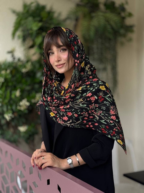 شال حریر پلیسه طرح گلدار تابستانه