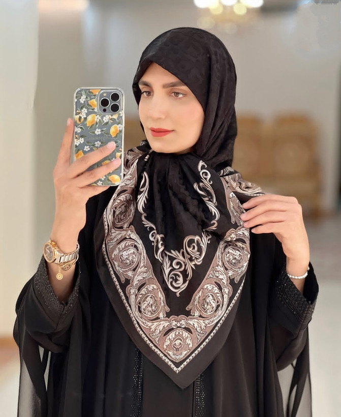 روسری مشکی حریر دووره ترک برند گاردین