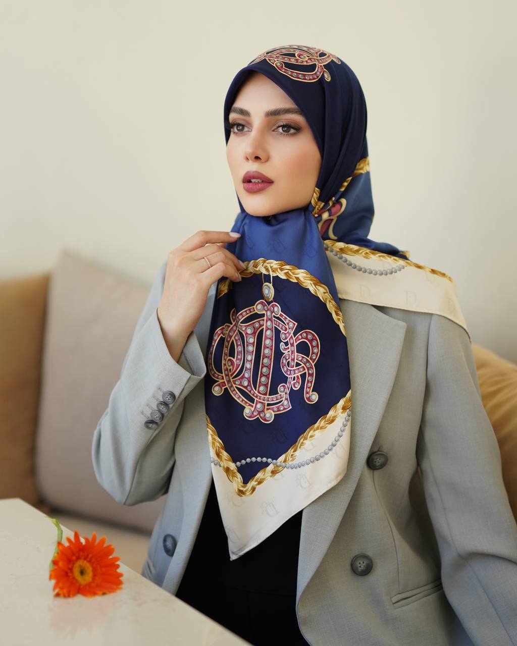 روسری ابریشم ژاکارد وارداتی قواره ۱۱۰
