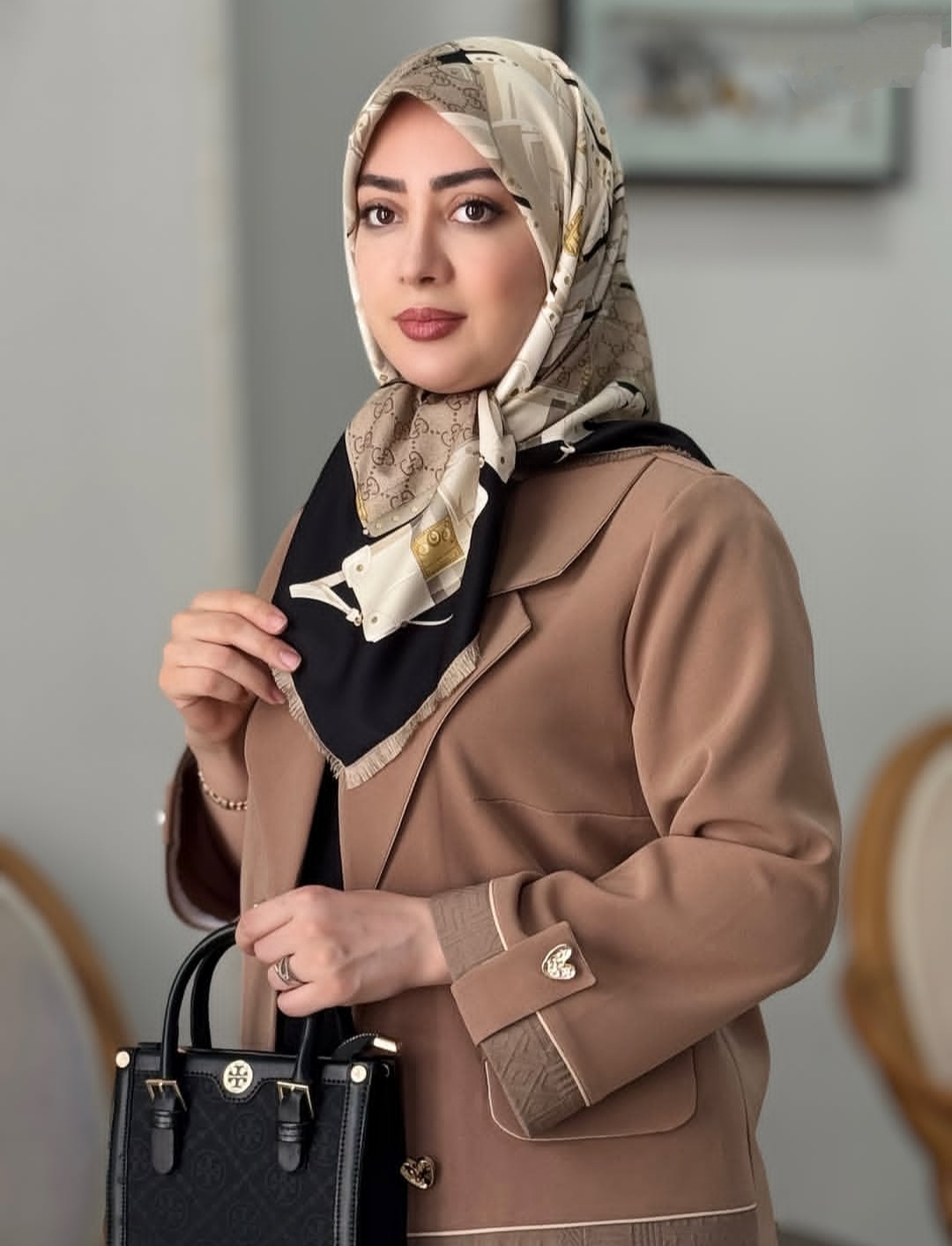 روسری ابریشم توییل ریشه سوزنی وارداتی